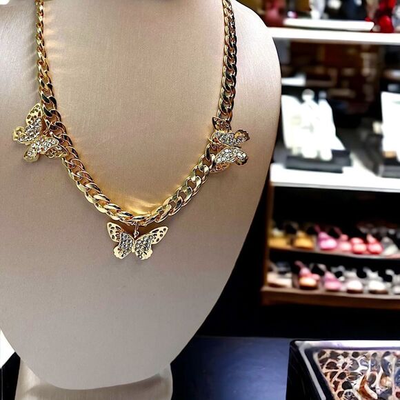Dimensional Butterfly Gemstone Necklace l Gold Plate l 3” Extension l New - Picture 7 of 10